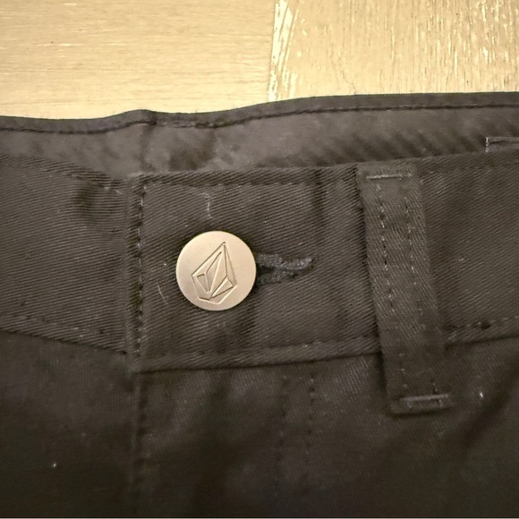 Volcom Boys 28 or size 16 Black Shorts for school - Picture 5 of 10
